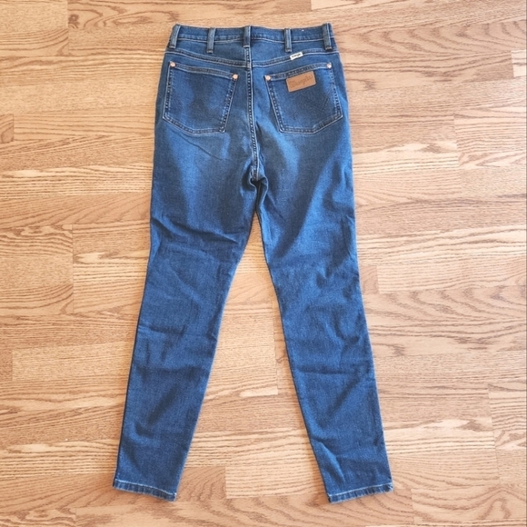 NWOT Wrangler Wriggler High Rise Skinny Jeans, Size 29 - Picture 2 of 12